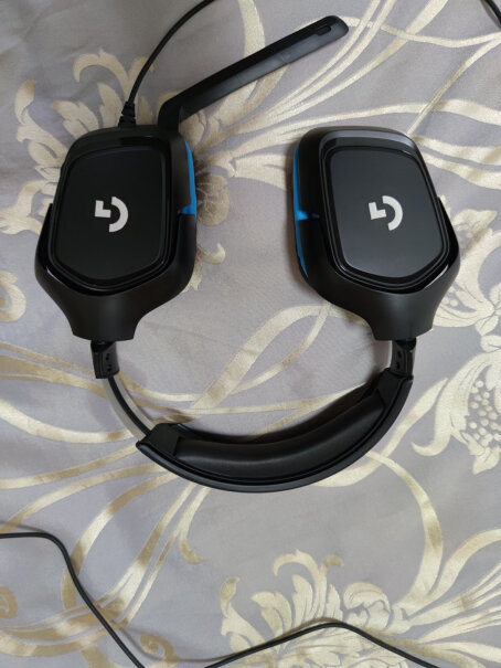 罗技G331虚拟7.1环绕声立体声游戏耳机麦克风这个和A10哪个好啊？