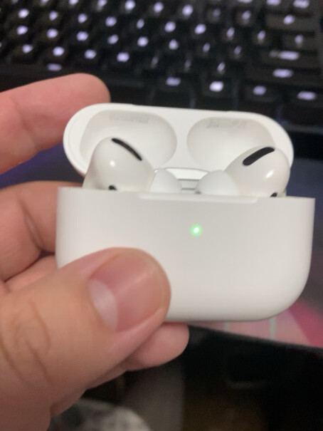 Apple AirPods Pro (第二代) 配MagSafe无线充电盒 主动降噪无线蓝牙耳机 适曝光配置窍门防踩坑！究竟合不合格？