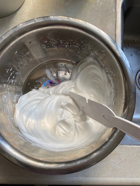 九阳手持电动打蛋器料理机可以打发奶油吗？
