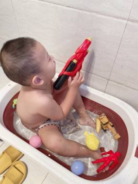 洗澡用具英氏婴儿洗澡盆浴盆宝宝可折叠幼儿坐躺浴桶小孩家用新生儿童用品防霉单盆可折叠功能评测结果,只选对的不选贵的？