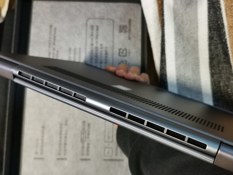 嗨休闲君联想yoga14s这家店和自营官方旗舰店不一样吗