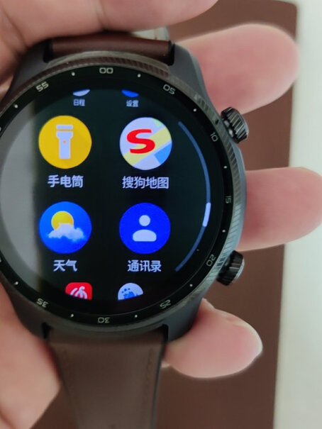 TicWatch ProX 4G智能手表表身是塑料的吗？