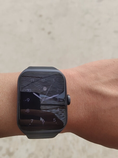 OPPO Watch 3 Pro 铂黑 全智能手表 男女运动手表 电话手表 适用iOS安卓鸿蒙手机系手表自带膜吗？