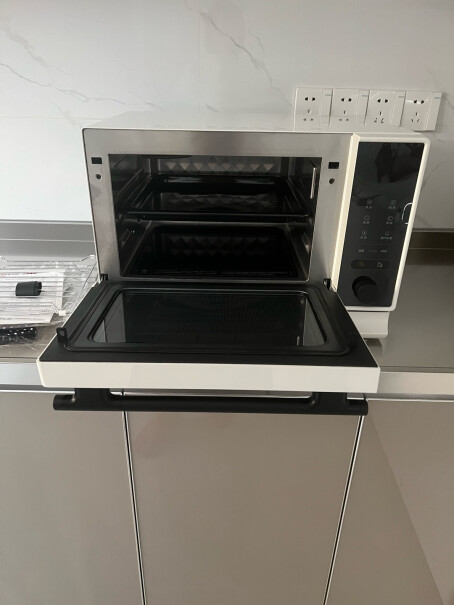 东芝Toshiba智能微波炉微蒸烤一体机家用变频光波炉电烤箱家里有老人的话方便操作吗？