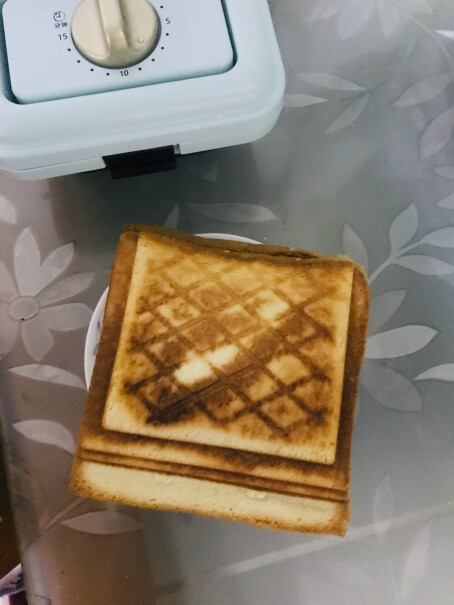 京东京造三明治早餐机烤盘厚实不？