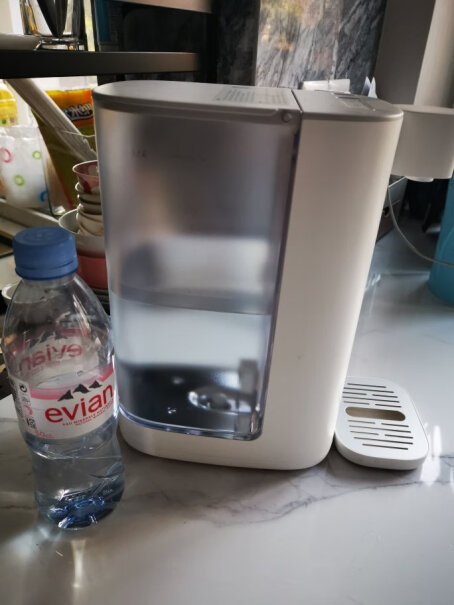 心想即热饮水机即热式饮水机有没有出水水面有白沫的朋友？