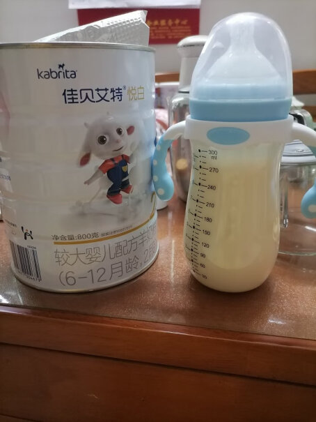 佳贝艾特睛滢孩子7岁了，喝3段好还是4段好？