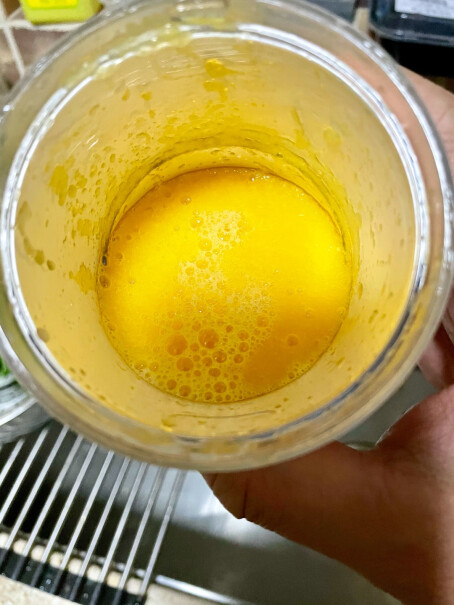 米家小米榨汁杯榨好果汁后胶圈上粘上的水果颜色怎么清洗掉呢？