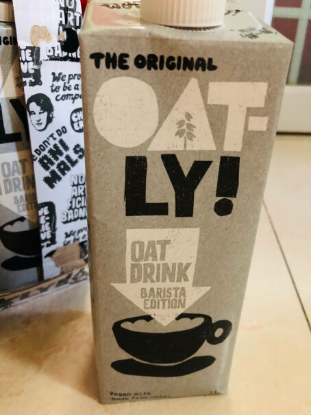 OATLY噢麦力咖啡大师燕麦奶咖啡伴侣谷物早餐奶植物蛋白饮料不含牛奶和动物脂肪评测值得入手吗？使用感受！