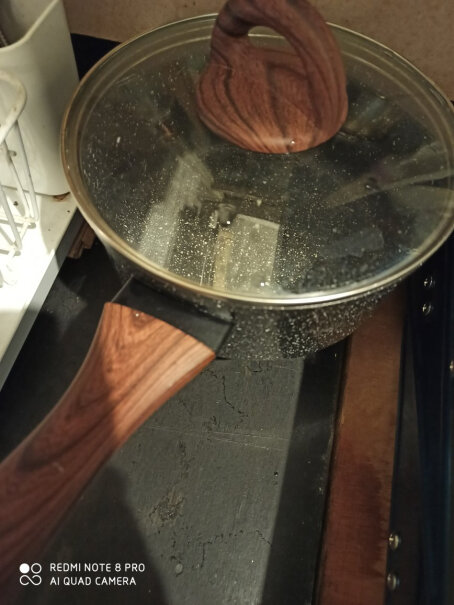 乐扣乐扣麦饭石色小奶锅不粘锅请问是18CM厘米的吗？
