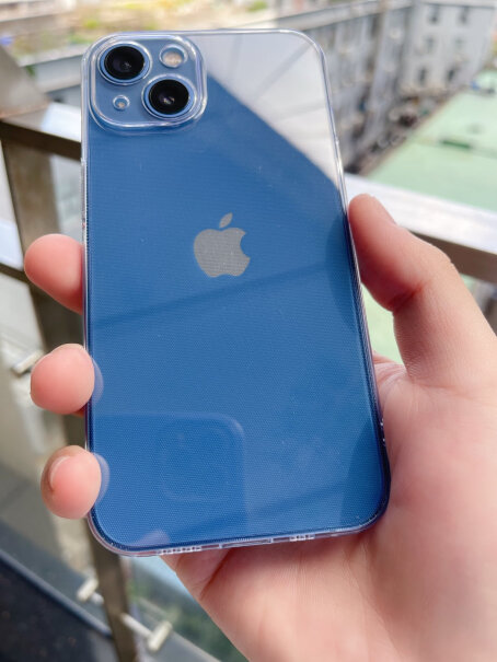 图拉斯苹果13手机壳iPhone整体轻薄吗？手感怎么样？