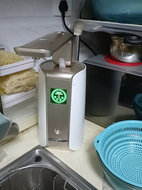 易开得净水器家用直饮厨房大通量自来水龙头过滤器请问在网上买净水器怎么安装啊？