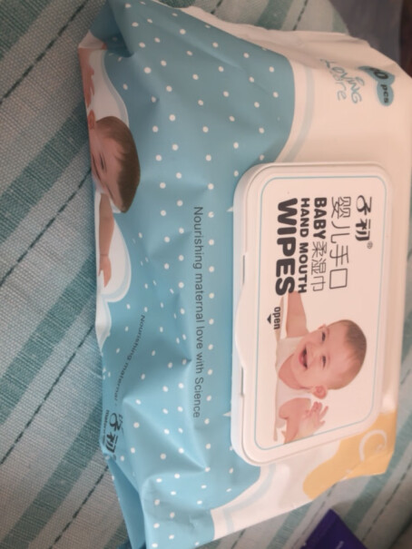 子初婴儿手口柔湿巾新生儿纸巾水分大不大？好用吗？