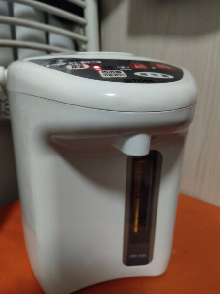 虎牌电热水瓶智能3段保温烧水时沸腾灯应常亮还是闪烁？