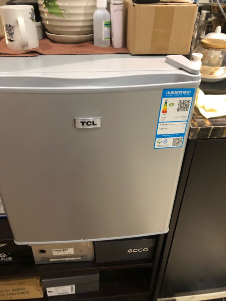 TCL162升双门电冰箱38分贝低音可以放冰淇淋吗？
