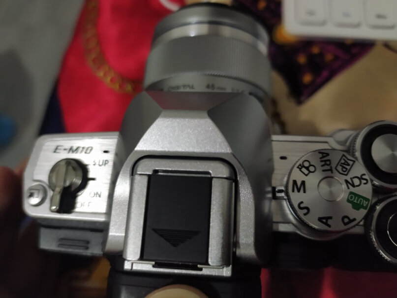 镜头奥林巴斯 M.ZUIKO 12mm F2.0 微单广角镜头一定要了解的评测情况,为什么买家这样评价！