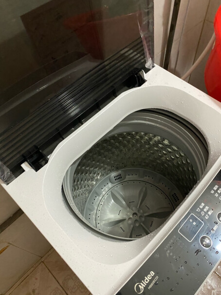 美的Midea你们洗衣机洗的衣服上面有脏东西么？