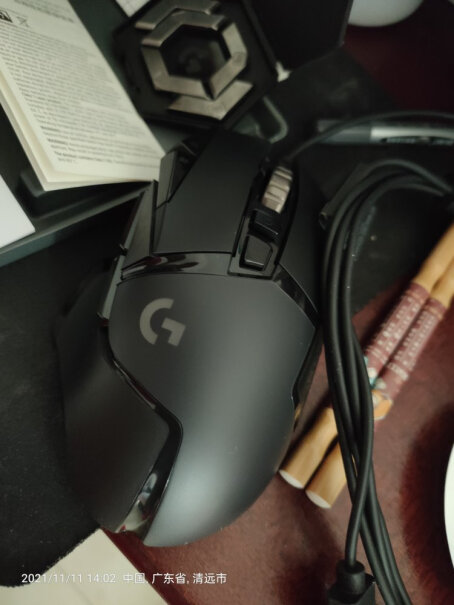 罗技G502HERO主宰者有线鼠标你们是插上就能用了，还是自己下驱动？