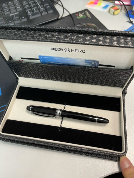 英雄钢笔100经典金尖钢笔商务办公墨水笔签字笔黑色银夹比616粗，还是细？