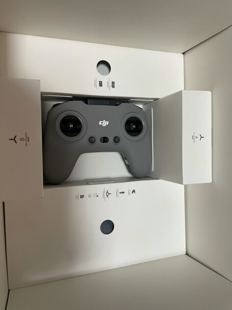 DJI FPV体感遥控器眼镜可以当VR用么？