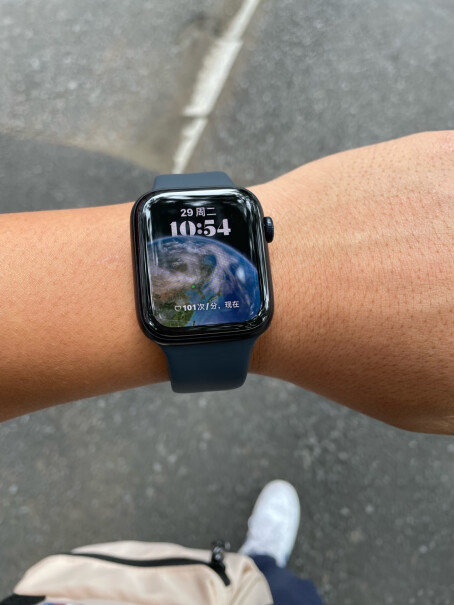Apple Watch SE 2022款手表为什么我的se2没有屏幕常亮？是发错货了吗？
