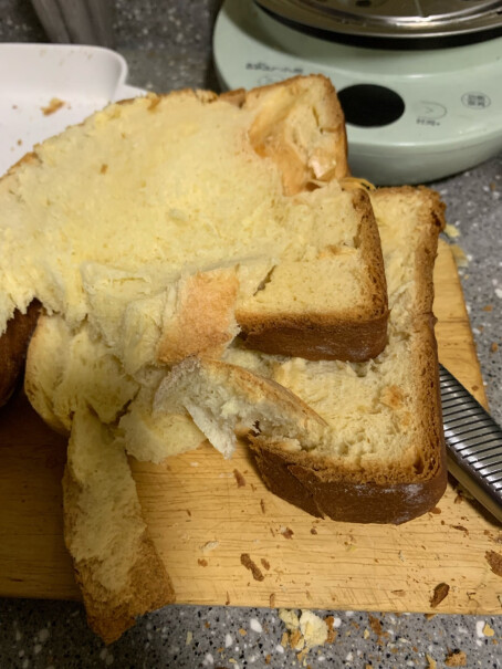 柏翠PE9709用这个面包机，做的面板外皮很硬，中间也干，不松软，有大神知道是什么原因吗？