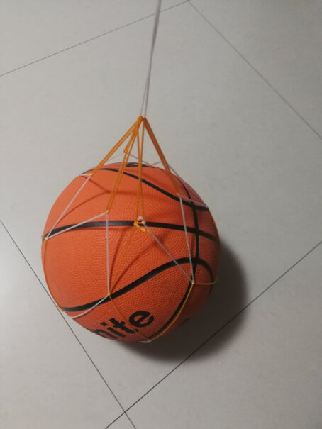 得力deli比赛训练篮球7号标准成人比赛可用篮球有篮球袋吗？