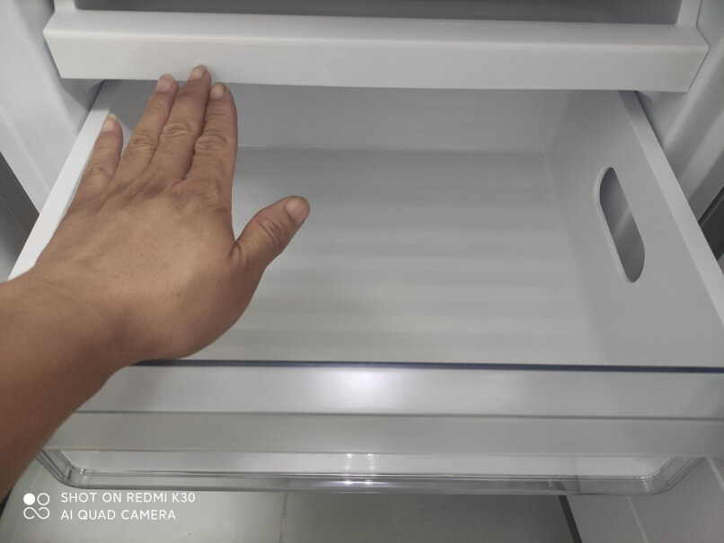 海尔216升直冷冰箱三门三温区多门小型迷你家用租房低音节能不占地中门软冷冻以旧换新BCD-216ST你家冰箱质量怎么保证啊？