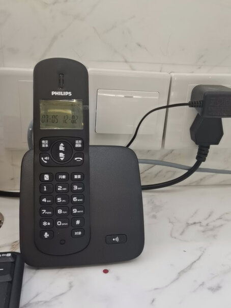 飞利浦无绳电话机无线座机屏幕是中文吗？