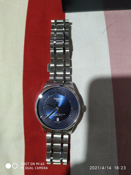 天梭TISSOT瑞士手表杜鲁尔系列皮带机械男士经典复古手表我就想问一下 这是正品吗？