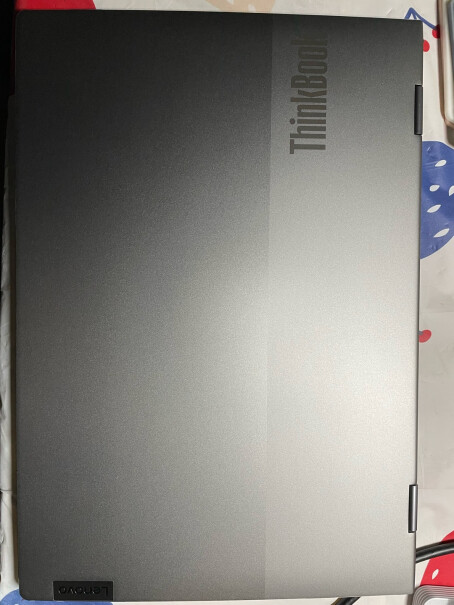 联想ThinkBook14p电脑右侧出风口，能看到有根黑色的线横穿而过线，你们有这种情况嘛？
