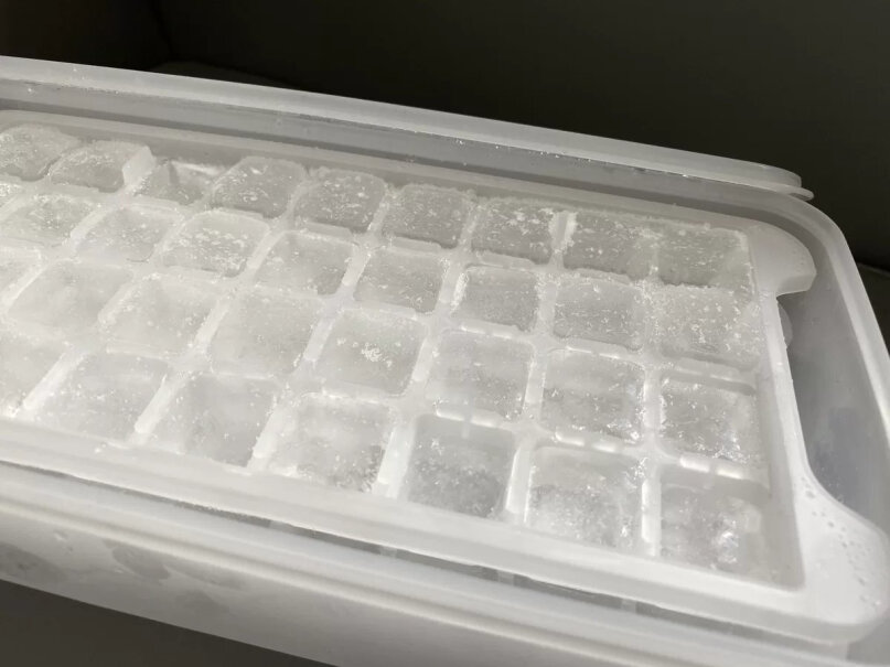 冰箱配件多奈屋冰块盒子自制冰块制冰盒模型带盖密封不窜味冰块模具优缺点大全,可以入手吗？