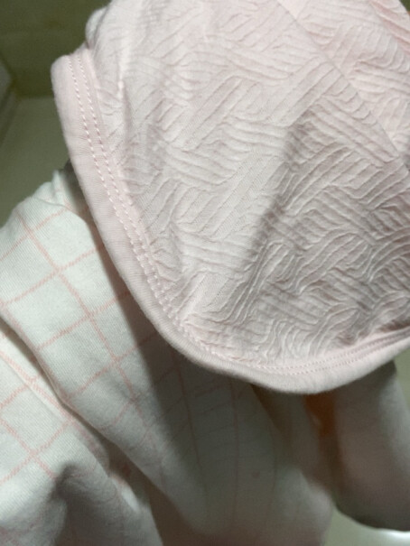 童泰婴儿纯棉抱毯抱被新生儿床品春夏外出包巾蓝色九月份的预产期用这个薄吗？