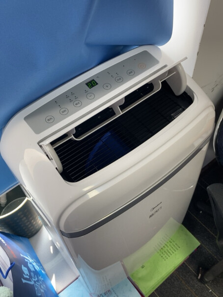 美的移动空调小1匹单冷家用厨房一体机免安装便捷立式空调可以装在行李箱里面吗？