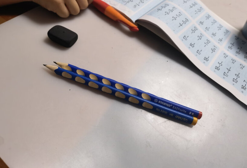 笔类思笔乐洞洞铅笔小学生文具哪个值得买！性价比高吗？