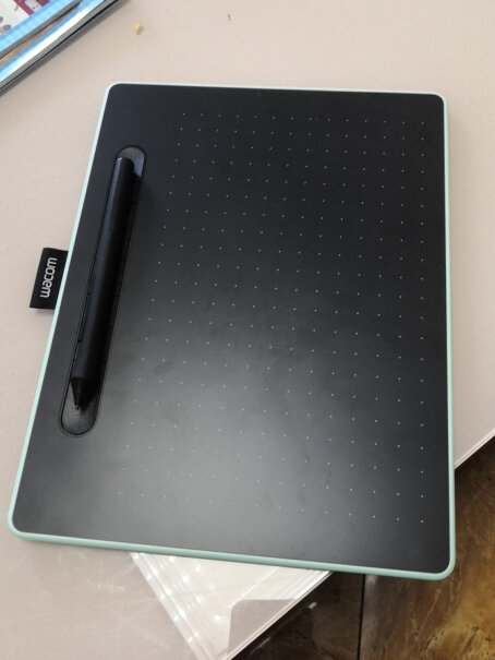 Wacom CTL-4100/K0手绘板能像笔记本触摸板那样支持多指手势吗？