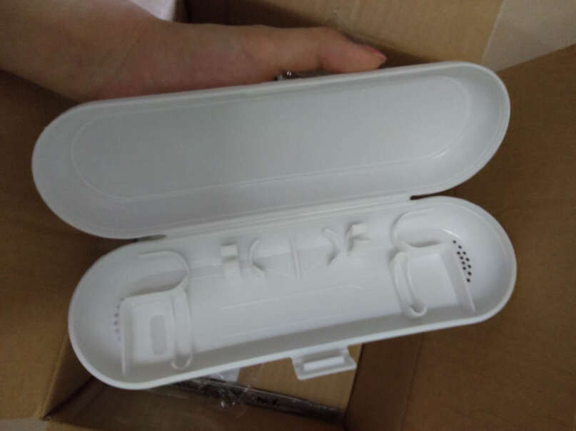 飞利浦电动牙刷充电式成人声波震动米白色电动牙刷HX3216是正品吗？