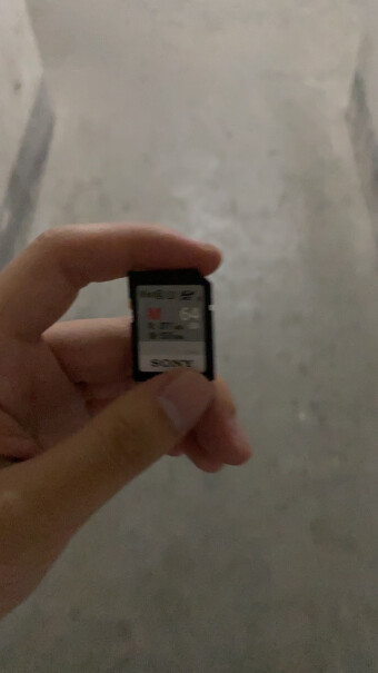 索尼Alpha 7CL 微单相机拍摄动态视频的时候背景抖动厉害吗？