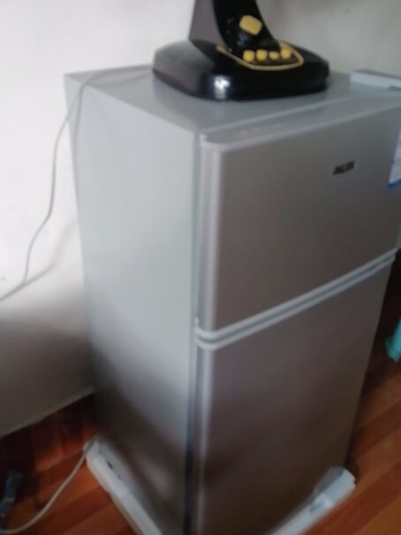 奥克斯家用双门迷你小型冰箱冷藏冷冻保鲜小冰箱是节能的吧 每天耗电多少？