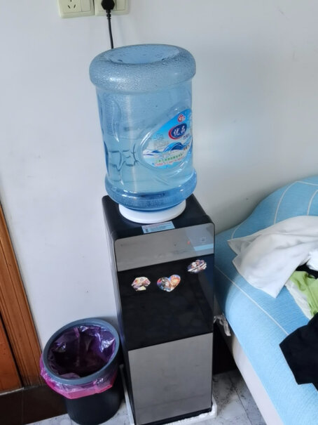 美菱饮水机家用立式办公双开门柜式温热型饮水器MY-L109放完水后漏水。