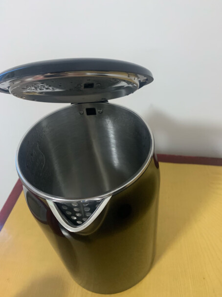 美的电热水壶开水壶1.7LSH17M301b断电大容量不锈钢水壶好用吗？优劣分析评测结果！