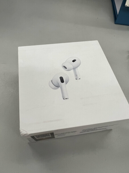 AppleMTJV3CH/A刚买的，放兜里一会，耳机仓就有点花了，这正常？