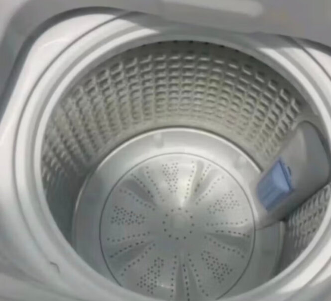 海尔EB8--M20Mate1这款洗衣机有塑料壳的吗？