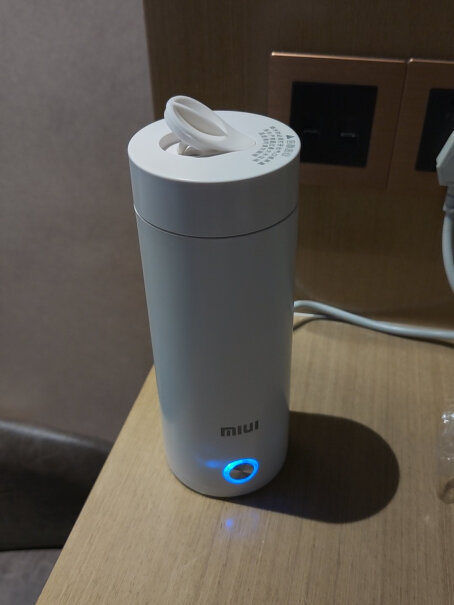 UGASUN新品便携式烧水壶这个能自动断电保温吗？