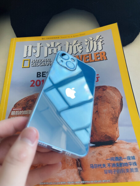 图拉斯苹果13手机壳iPhone背面是玻璃还是硅胶？