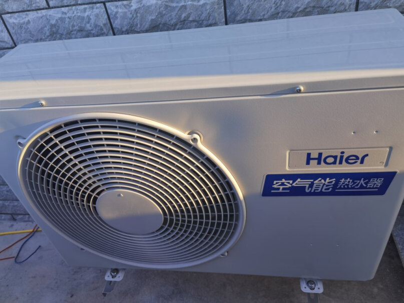 海尔空气能热水器家用200升纯空气能加热请问安装及不及时的？