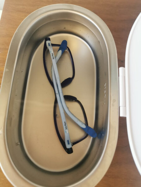 京东京造超声波清洗机可以洗护目镜么？运动眼镜感觉蛮宽的，放得下么？