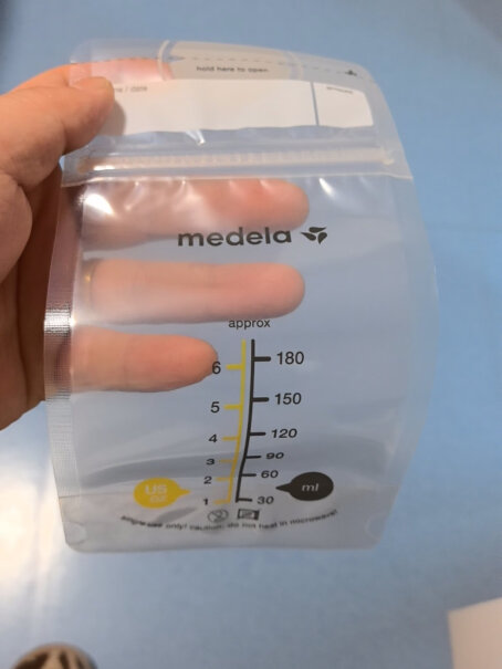 美德乐母乳储存袋180ml大容量预消毒50片这款可以直接接吸奶器吗？