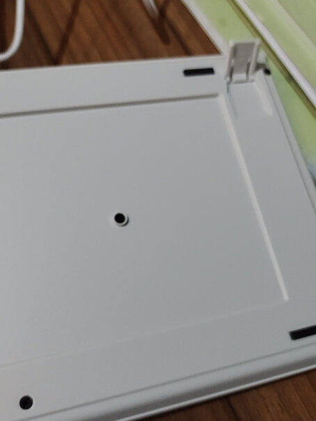 樱桃DW2300无线键鼠套装简洁轻薄能连接iPad吗？