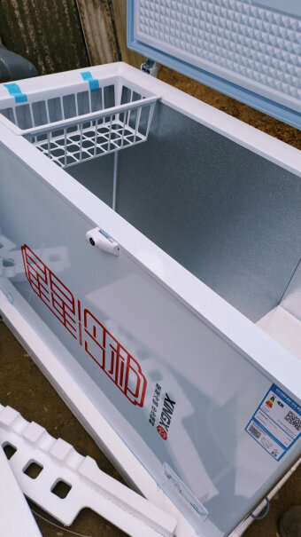 星星BD/BC-305E大家的冰柜里面有有缝吗，我的冰柜有缝是正常的吗？